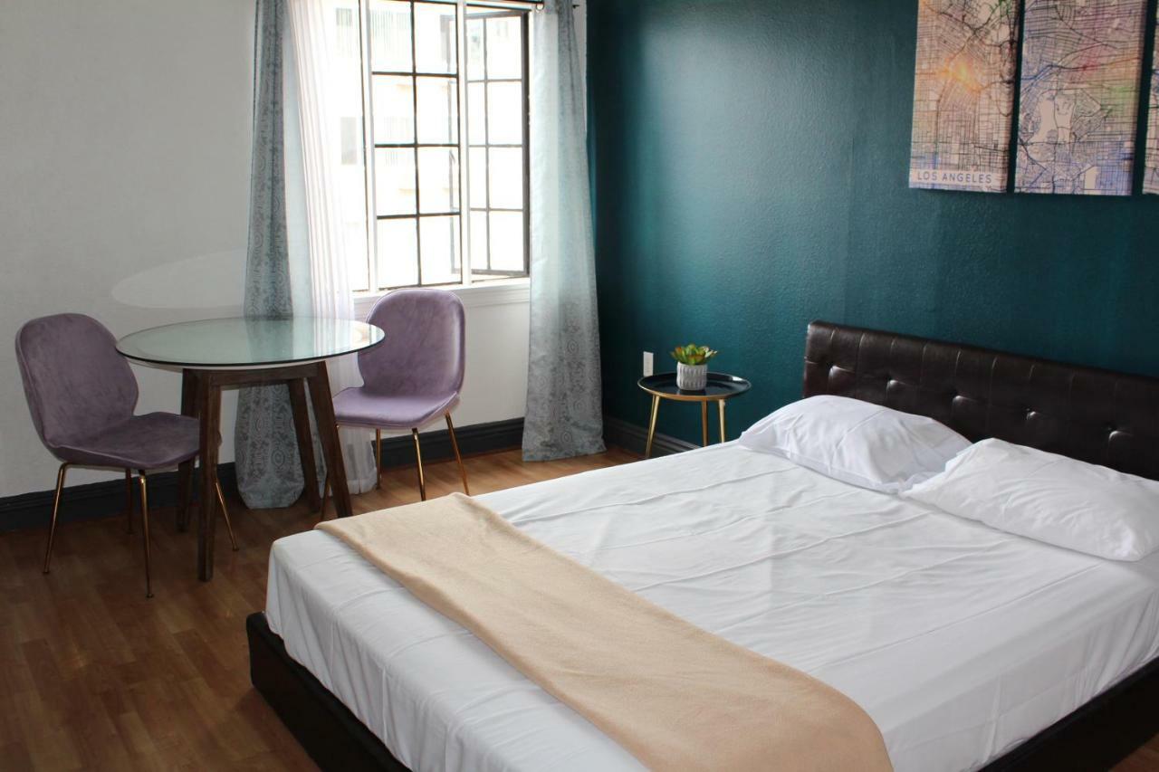 Libra Hostal *