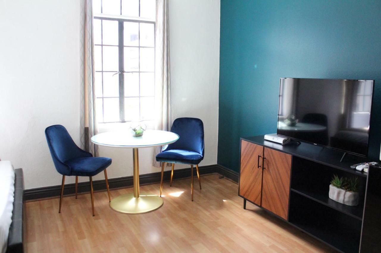 Libra Hostal